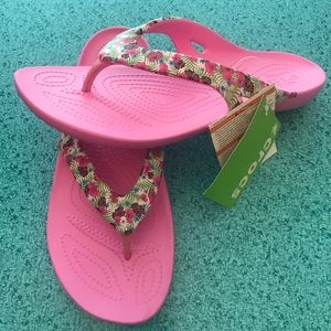 Pink hawaiian crocs( brand new ) size 10 women’s